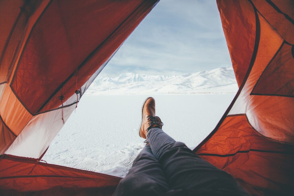 mountain-snow-sunlight-aircraft-boot-red-42714-pxhere.com